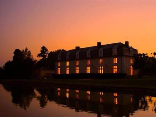 Domaine De Montchevreuil Ξενοδοχείο Fresneaux-Montchevreuil Εξωτερικό φωτογραφία